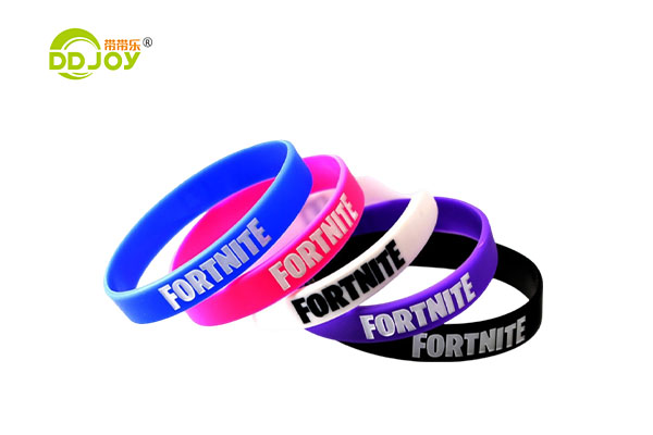 Cheap Fashion Promotional Gift Silicon Rubber Bracelet Glowing In Dark Wrist Band Custom Silicone Wristband