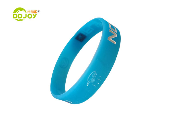 Cheap Fashion Promotional Gift Silicon Rubber Bracelet Glowing In Dark Wrist Band Custom Silicone Wristband