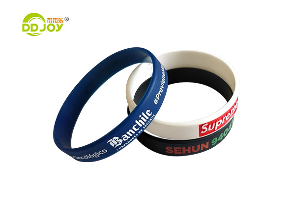 Cheap Fashion Promotional Gift Silicon Rubber Bracelet Glowing In Dark Wrist Band Custom Silicone Wristband