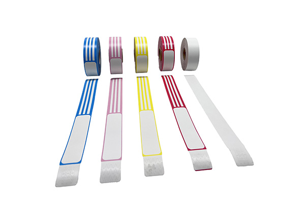 Adhesive thermosensitive wristband