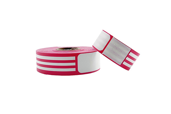 Adhesive thermosensitive wristband